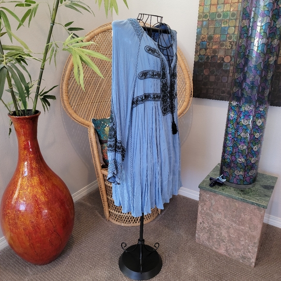 Free People Dresses & Skirts - NWOT Free People gauze dress with slip